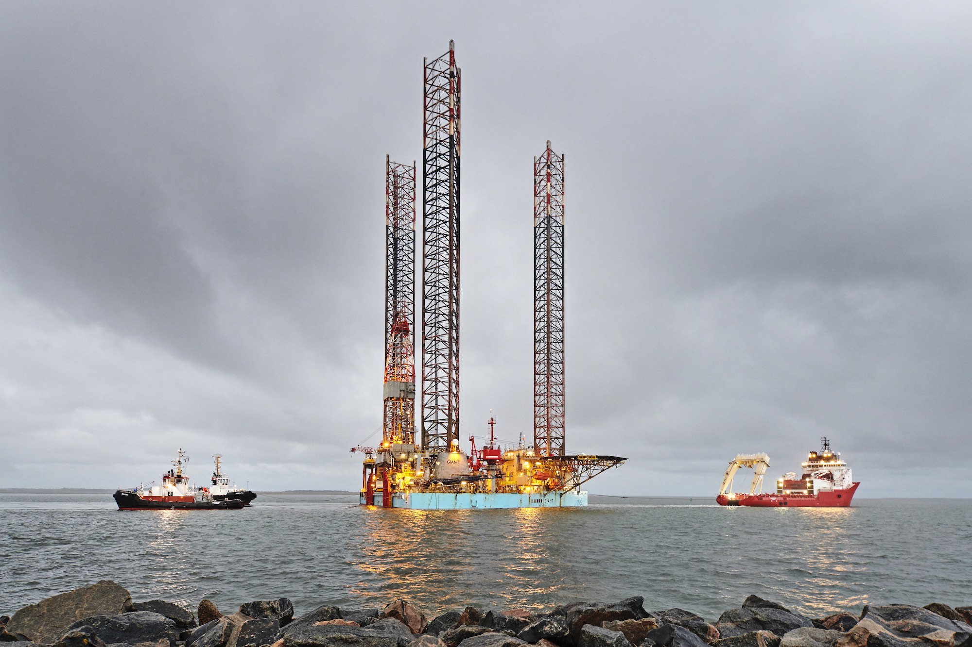 010 Small Size Rig Move Giant Port Esbjerg Sep19 CHO