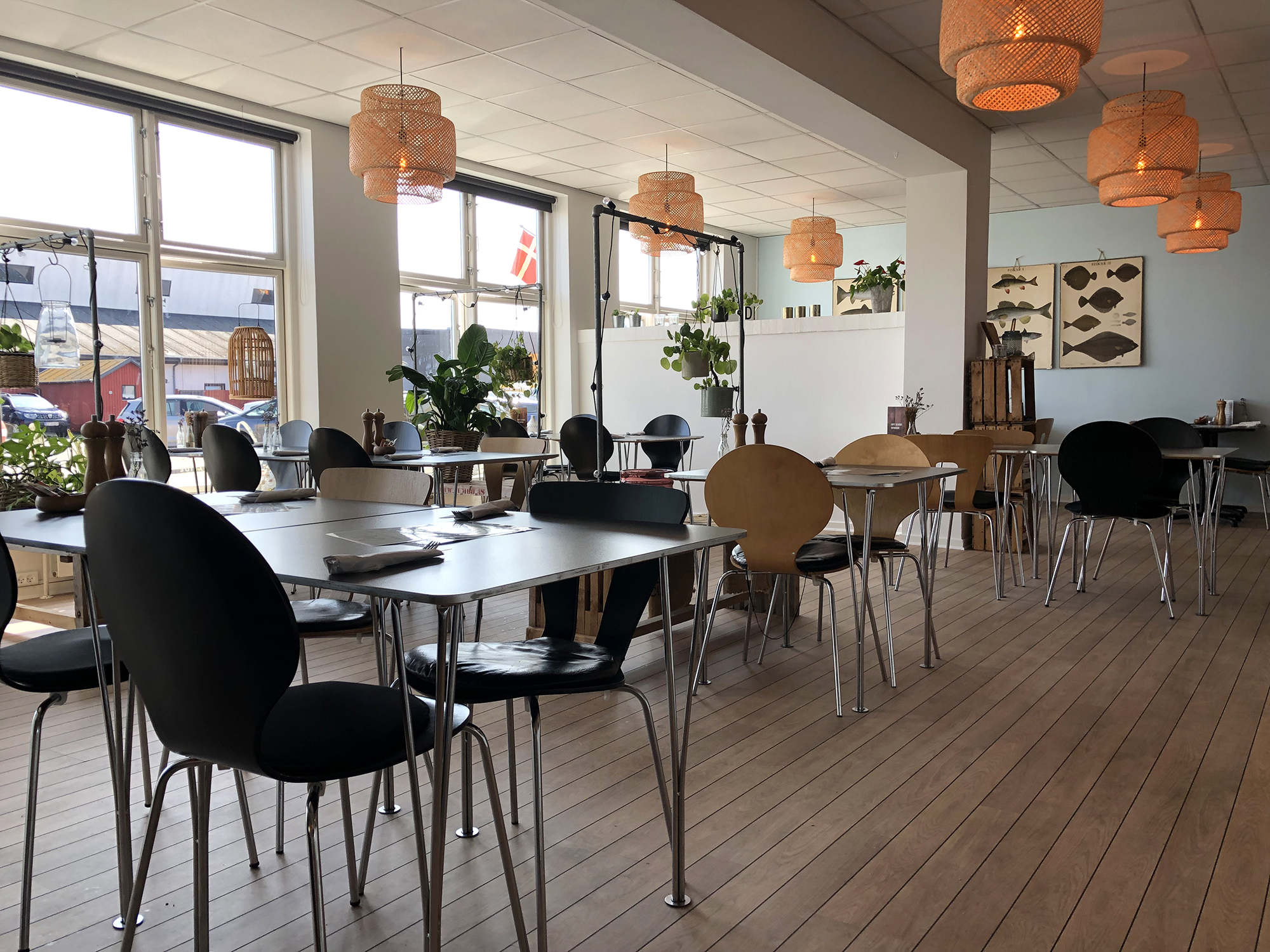 Cafe Seaside 4133 Web